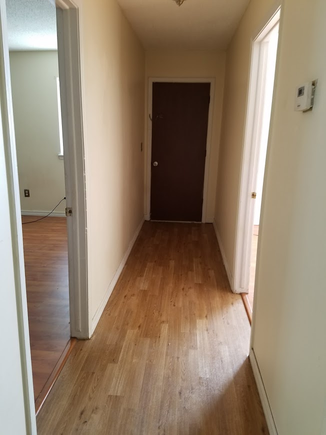 20170822_092602 Moore and Co. Rental