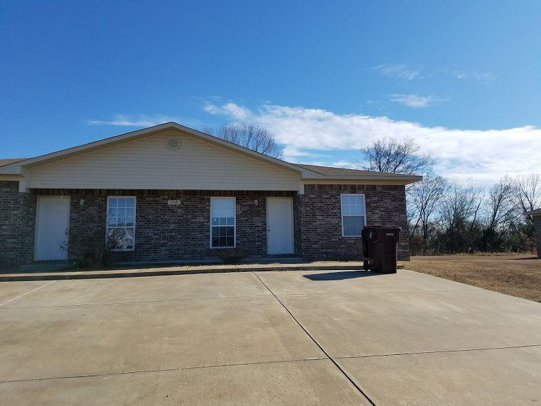 20180112_110115 Moore and Co. Rental