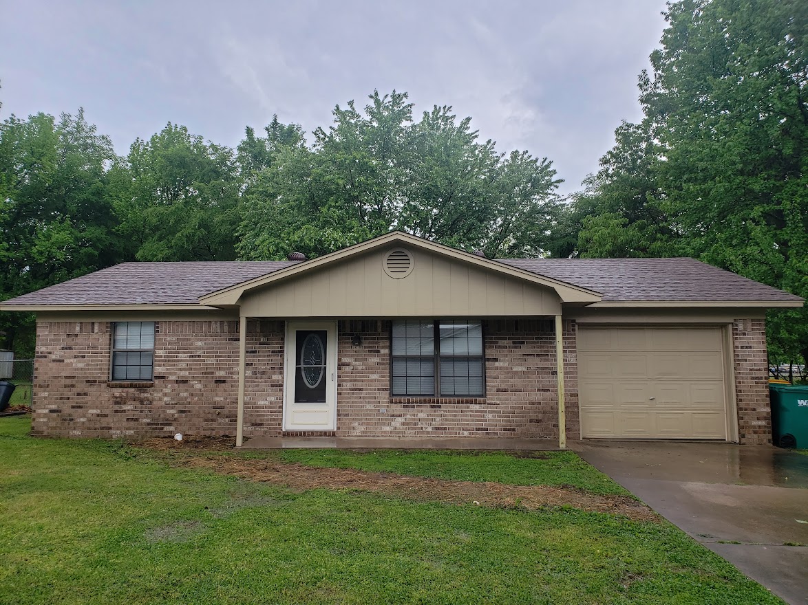 20220502_091551 Moore and Co. Rental